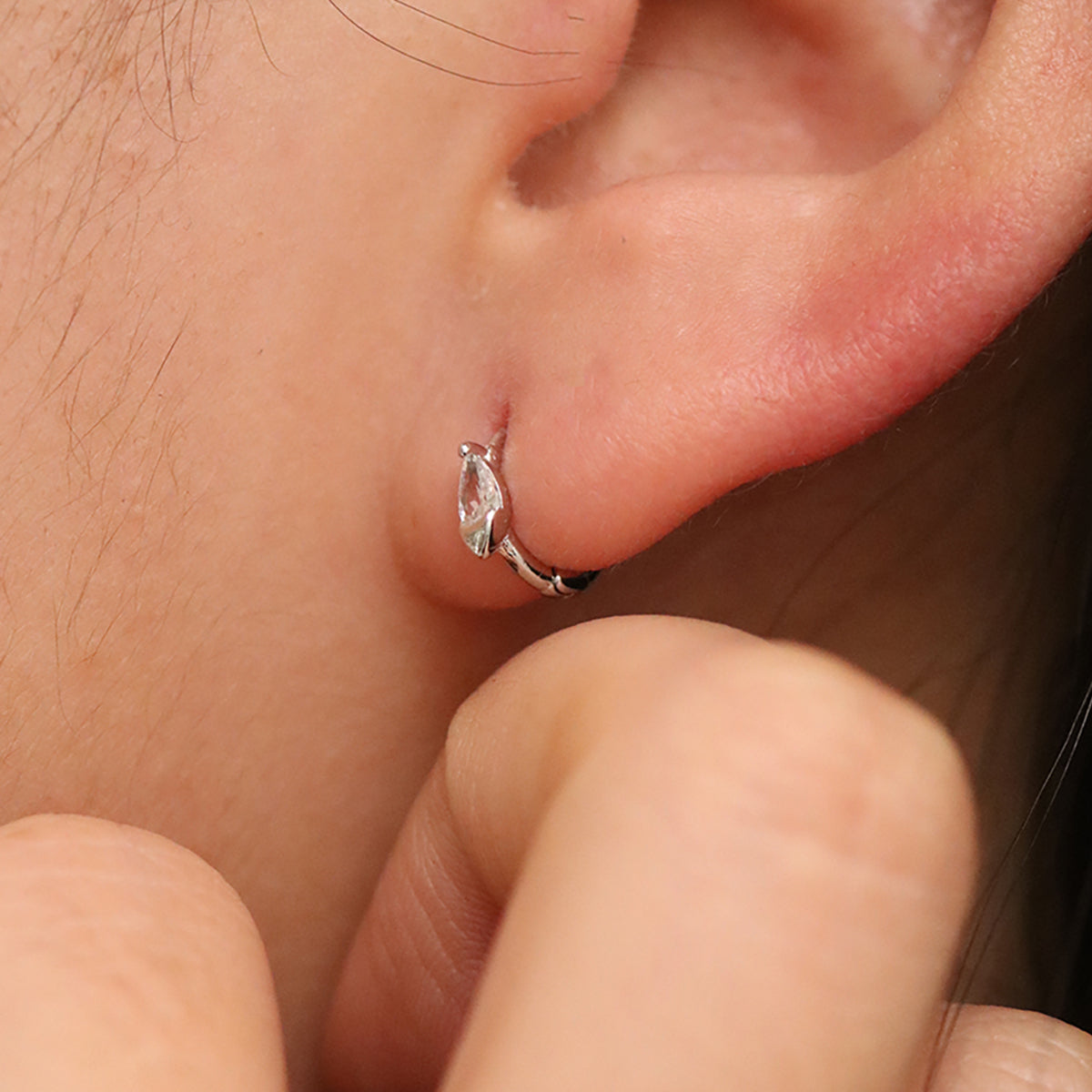 Teardrop Cubic Huggie Earring-4